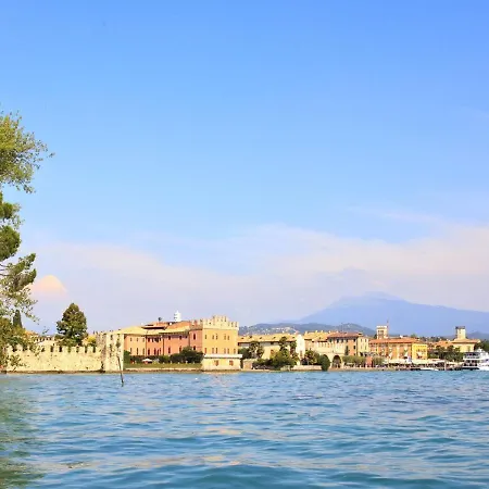 Beautiful With Garden And Fireplace Lazise